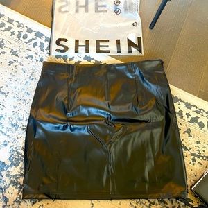 SHEIN Faux Leather skirt size XXL brand new